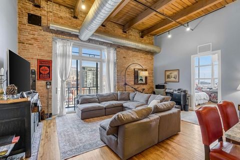 Tiny photo for 770 W Gladys Avenue #601, Chicago, IL 60661 (MLS # 12600532)
