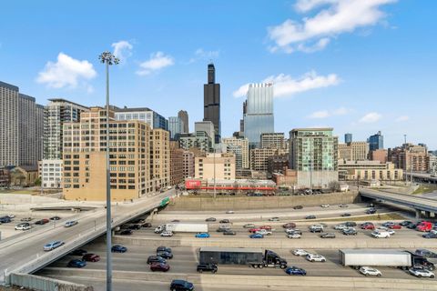 Tiny photo for 770 W Gladys Avenue #601, Chicago, IL 60661 (MLS # 12600532)