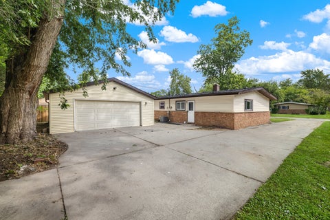 Tiny photo for 1140 Wallace Court, Chicago Heights, IL 60411 (MLS # 12746781)