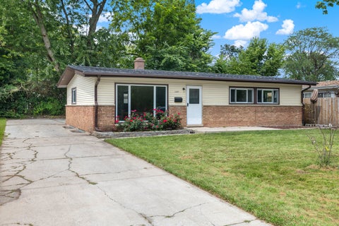Tiny photo for 1140 Wallace Court, Chicago Heights, IL 60411 (MLS # 12746781)