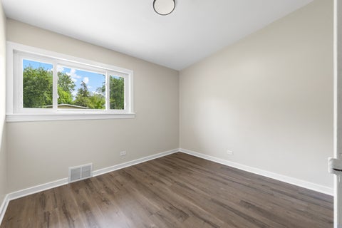 Tiny photo for 1140 Wallace Court, Chicago Heights, IL 60411 (MLS # 12746781)