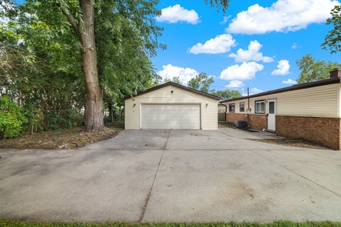 Tiny photo for 1140 Wallace Court, Chicago Heights, IL 60411 (MLS # 12746781)