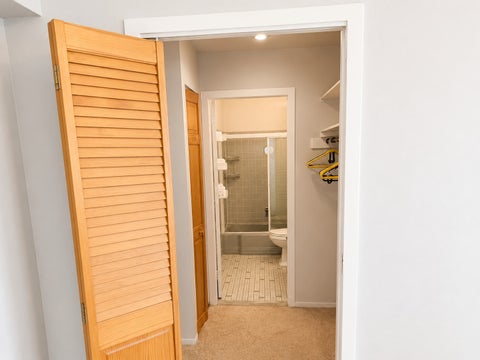 Tiny photo for 5701 N Sheridan Road #16N, Chicago, IL 60660 (MLS # 12684708)