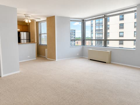 Tiny photo for 5701 N Sheridan Road #16N, Chicago, IL 60660 (MLS # 12684708)