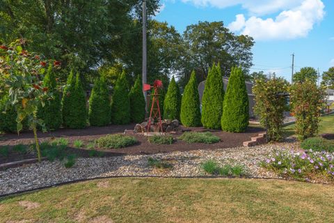 Tiny photo for 502 W Jeffery Street, Cullom, IL 60929 (MLS # 12470200)
