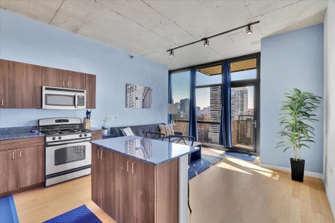 Tiny photo for 235 W Van Buren Street #2007, Chicago, IL 60607 (MLS # 12745800)