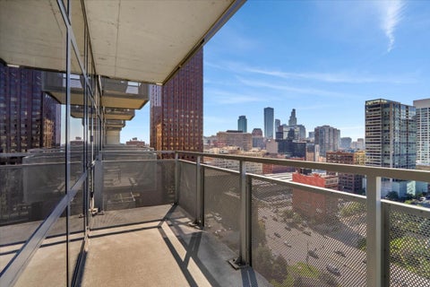 Tiny photo for 235 W Van Buren Street #2007, Chicago, IL 60607 (MLS # 12745800)