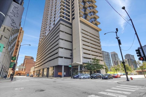 Photo of 235 W Van Buren Street #2007, Chicago, IL 60607 (MLS # 12745800)