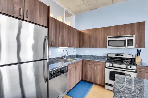 Tiny photo for 235 W Van Buren Street #2007, Chicago, IL 60607 (MLS # 12745800)