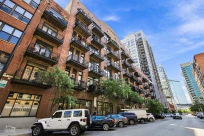 375 W Erie Street 221 Chicago IL 60654
