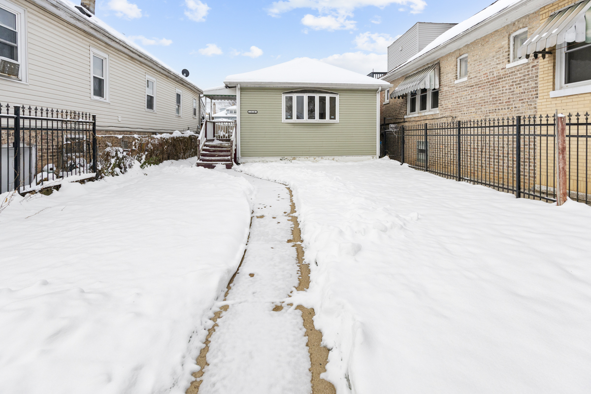 2164 N Mobile Avenue