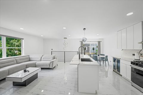 Tiny photo for 336 Westwood Court #336, Vernon Hills, IL 60061 (MLS # 12459976)