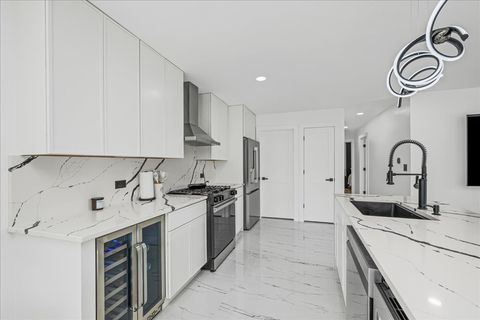 Tiny photo for 336 Westwood Court #336, Vernon Hills, IL 60061 (MLS # 12459976)