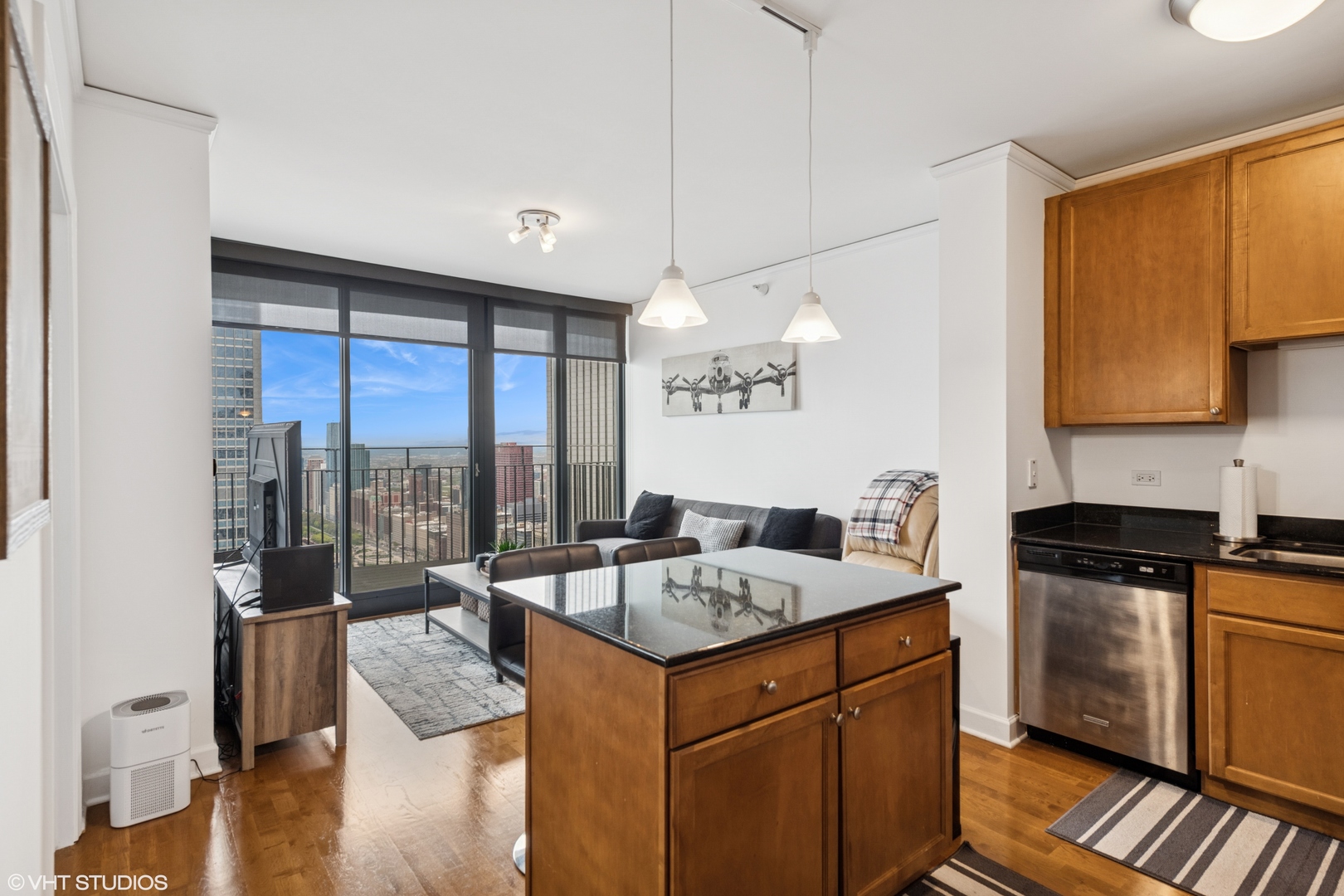 225 N COLUMBUS Street 6109