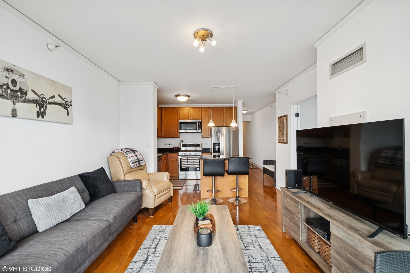 225 N COLUMBUS Street 6109