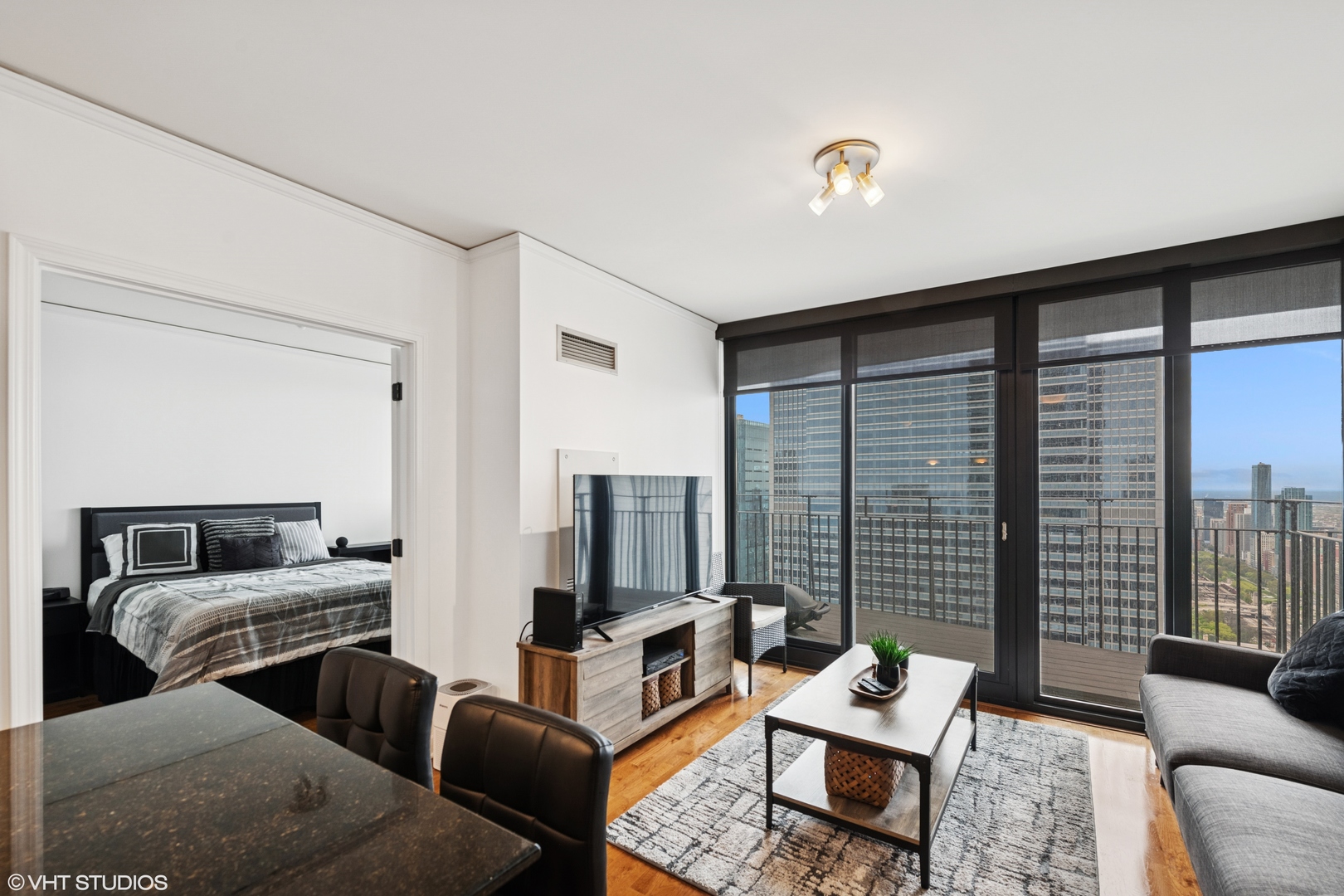 225 N COLUMBUS Street 6109