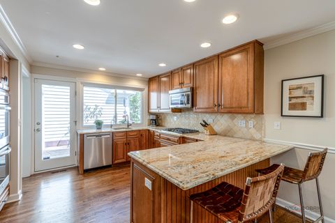 Tiny photo for 2 Court of Fox River Valley, Lincolnshire, IL 60069 (MLS # 12625747)