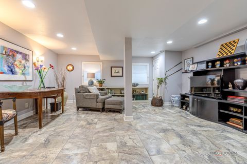 Tiny photo for 2 Court of Fox River Valley, Lincolnshire, IL 60069 (MLS # 12625747)