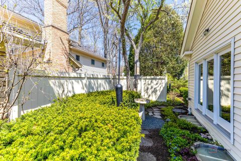 Tiny photo for 2 Court of Fox River Valley, Lincolnshire, IL 60069 (MLS # 12625747)