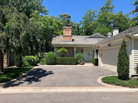 Tiny photo for 2 Court of Fox River Valley, Lincolnshire, IL 60069 (MLS # 12625747)