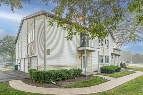 Tiny photo for 608 Inverrary Lane #608, Deerfield, IL 60015 (MLS # 12708717)