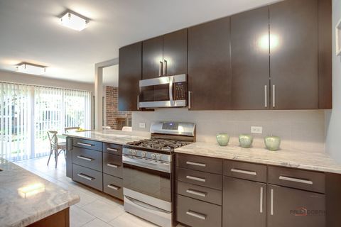 Tiny photo for 1252 Briarwood Lane, Libertyville, IL 60048 (MLS # 12684453)