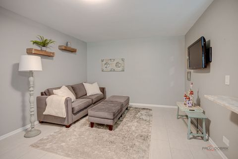 Tiny photo for 1252 Briarwood Lane, Libertyville, IL 60048 (MLS # 12684453)