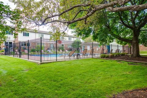 Tiny photo for 1252 Briarwood Lane, Libertyville, IL 60048 (MLS # 12684453)