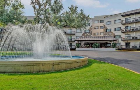 Tiny photo for 6700 S Brainard Avenue #118, Countryside, IL 60525 (MLS # 12584084)