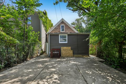 Tiny photo for 432 N Lawndale Avenue, Chicago, IL 60624 (MLS # 12502488)