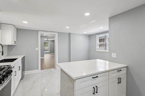 Tiny photo for 432 N Lawndale Avenue, Chicago, IL 60624 (MLS # 12502488)