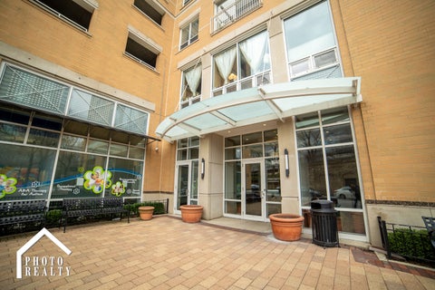 Photo of 1640 Maple Avenue #1208, Evanston, IL 60201 (MLS # 12764639)