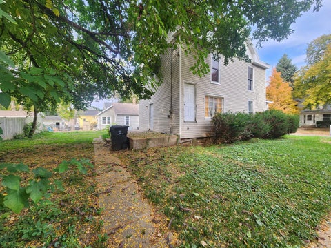 Tiny photo for 823 E Market Street, Bloomington, IL 61701 (MLS # 12793312)