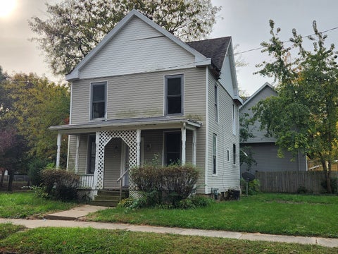 Tiny photo for 823 E Market Street, Bloomington, IL 61701 (MLS # 12793312)