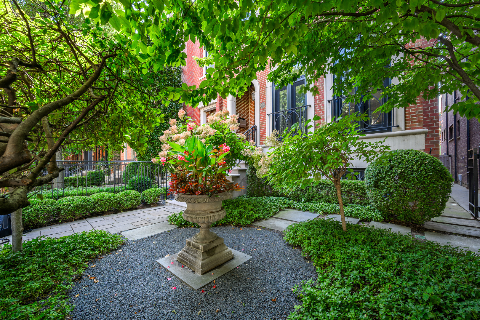 2140 N Clifton Avenue, Chicago, IL, 60614 1 2140 N Clifton Avenue