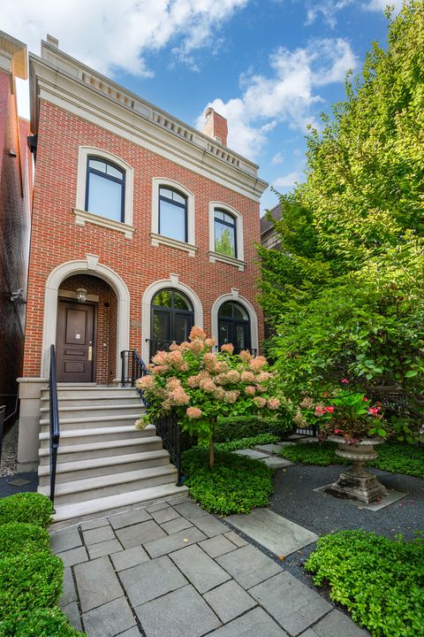 2140 N Clifton Avenue Chicago IL 60614