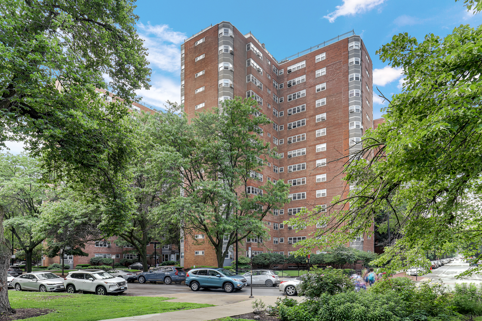 4970 N Marine Drive 822