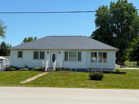 Photo of 206 6th Avenue E, Andalusia, IL 61232 (MLS # 12663905)