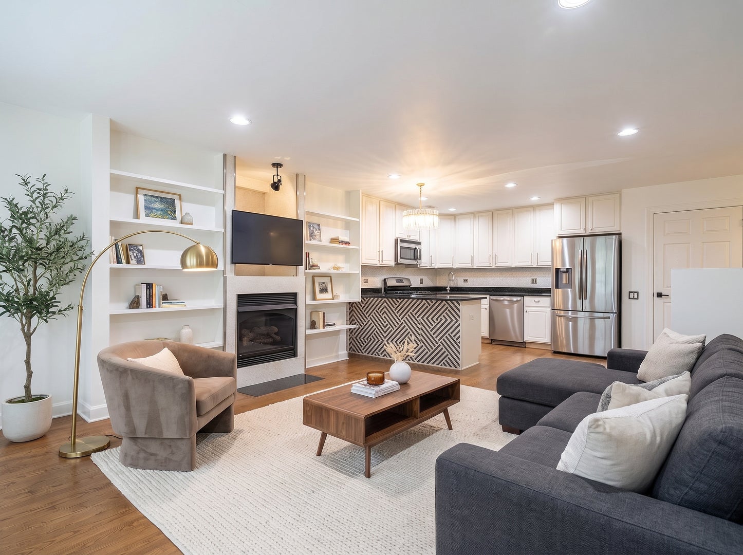 2625 N Ashland Avenue 1A