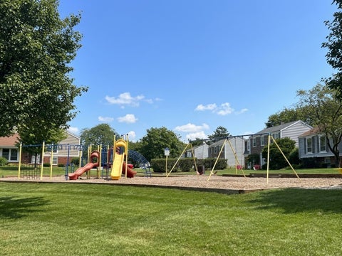 Tiny photo for 2141 Greystone Place, Hoffman Estates, IL 60169 (MLS # 12755345)