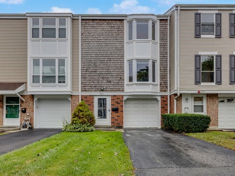 Photo of 2141 Greystone Place, Hoffman Estates, IL 60169 (MLS # 12755345)