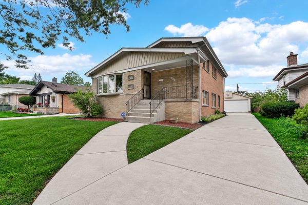 14733 ATLANTIC AVE, DOLTON, IL 60419 - Image ca8fa5aeddad1e4f891be2e596d07ae3/4037297710