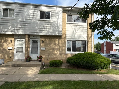Photo of 975 N York Street, Elmhurst, IL 60126 (MLS # 12663494)