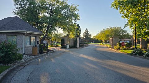 Tiny photo for 53 Odyssey Drive, Tinley Park, IL 60477 (MLS # 12682736)