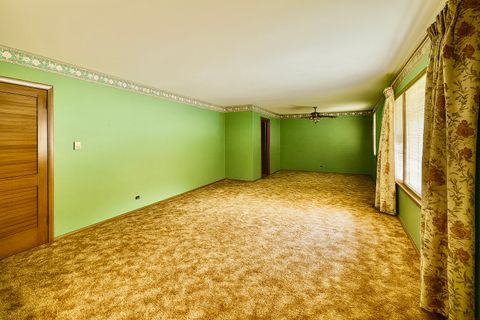 Tiny photo for 760 Cumberland Street, Hoffman Estates, IL 60169 (MLS # 12533822)