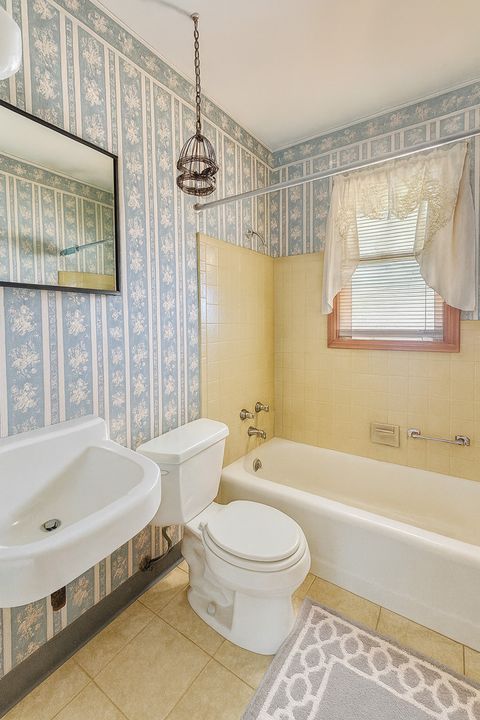 Tiny photo for 760 Cumberland Street, Hoffman Estates, IL 60169 (MLS # 12533822)