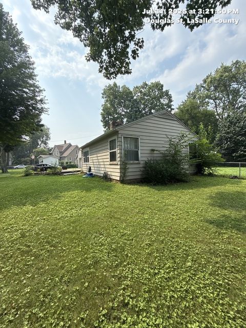 Tiny photo for 1006 Douglas Street, Ottawa, IL 61350 (MLS # 12493847)