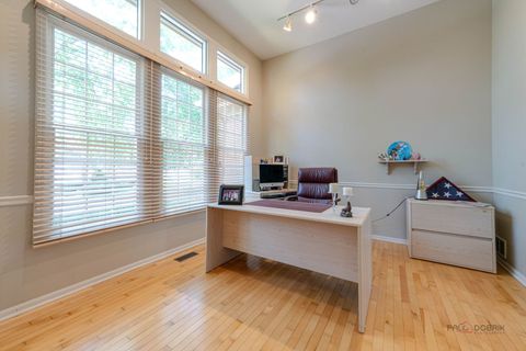 Tiny photo for 3 Dartmouth Court, Lincolnshire, IL 60069 (MLS # 12489301)