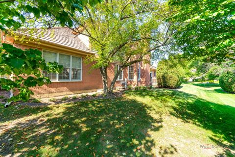 Tiny photo for 3 Dartmouth Court, Lincolnshire, IL 60069 (MLS # 12489301)