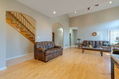 Tiny photo for 3 Dartmouth Court, Lincolnshire, IL 60069 (MLS # 12489301)